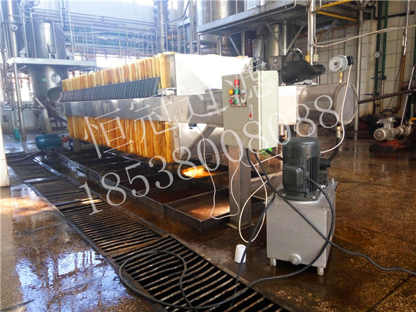 中藥口服液過(guò)濾現(xiàn)場(chǎng)